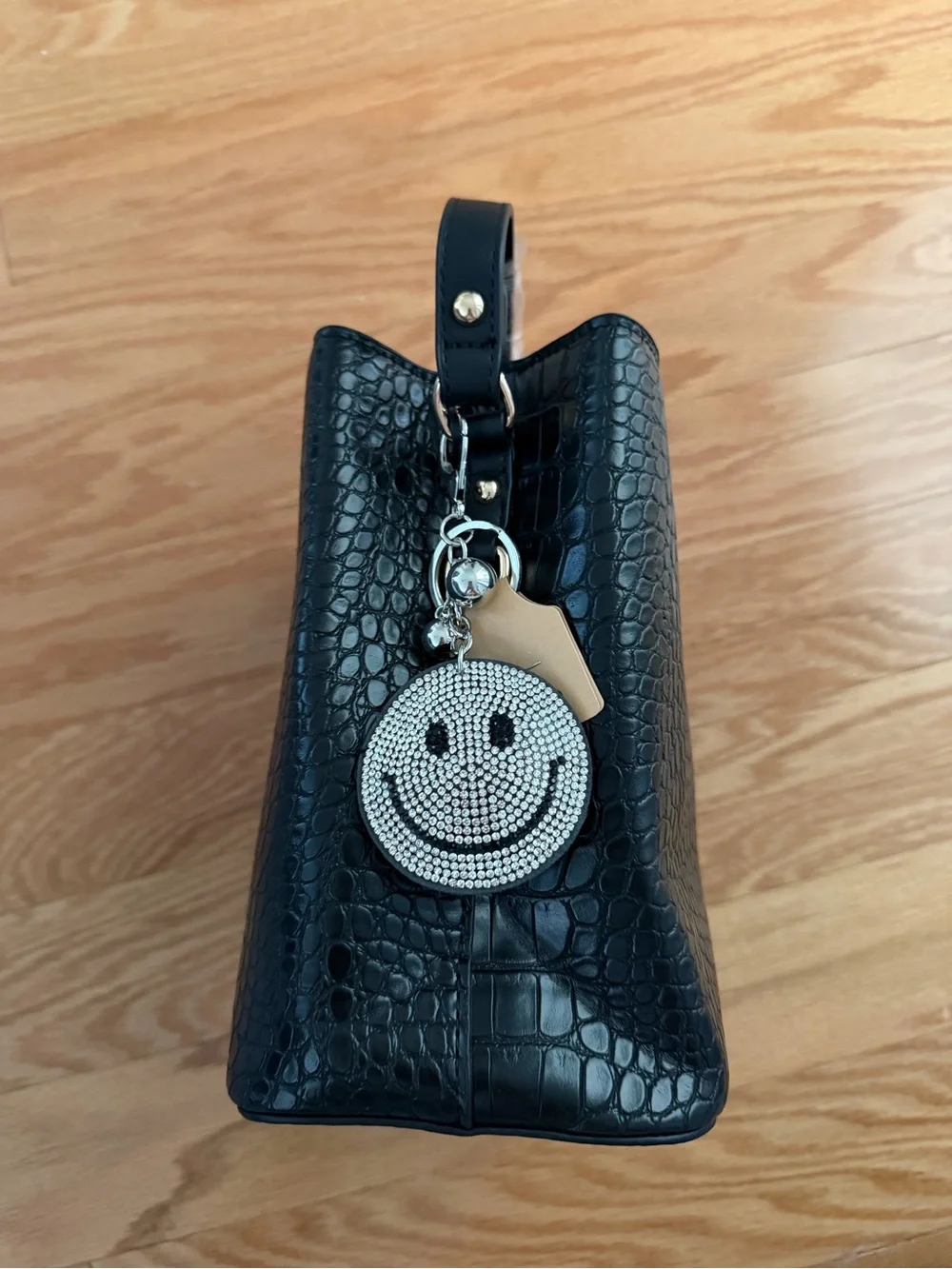 Source Unknown Black and Silver Rhinestone Smiley Keychain Card Holder